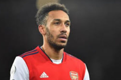 Aubameyang llegará al Barça: El delantero Pierre Emerick Aubameyang ya pasó la revisión médica con el Barça  y llegará cedido para los próximos 18 meses. El jugador renunciará a gran parte de su sueldo para poder vestir de azulgrana.