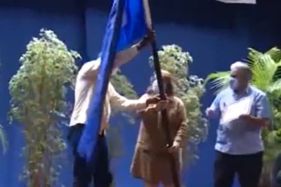 Entregan Bandera de Proeza Laboral a Expocuba