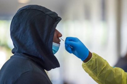 Reporta EE.UU. la mayor cifra diaria de contagios de COVID-19 en el mundo