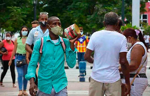 La disciplina de la población en el cumplimiento de las medidas establecidas vuelve a ser puntal para el control de la Covid-19 en la provincia de Santiago de Cuba. Foto: Tomada del perfil en Twitter de Yunier Sarmiento