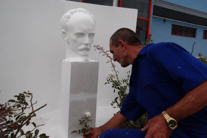 RETRATOS: Rosas para Martí