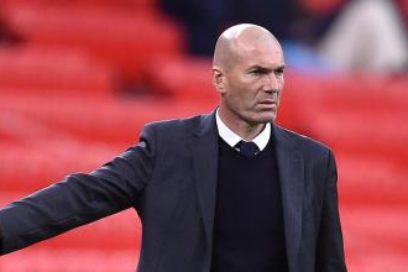 “No te marches al PSG, Zizou”.
