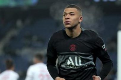 El entorno de Mbappé niega acuerdo con el Real Madrid.