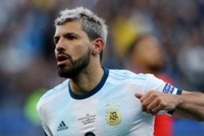 Sergio Agüero podría ir al Mundlal: «Hablé con Scaloni; él me llamó. Los chicos también. Estamos viendo para tener una reunión esta semana. Es intentar darle vuelta para ver qué se puede hacer. Existe la idea de incorporarme al cuerpo técnico».