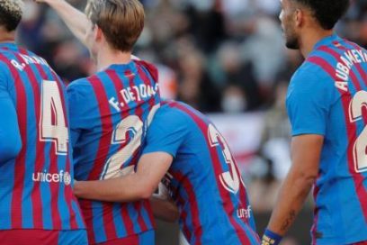 Barça golea al Valencia: El Barça venció 4-1 al Valencia en Mestalla. Aubameyang abrió el marcador para los de Xavi y luego de otro tanto de De Jong, el ex del Arsenal completó el doblete. Soler recortó para el Valencia, pero Pedri puso el 4-1 final.