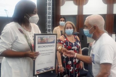 Reverencian en Matanzas a comunicadores con 50 años de labor