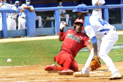 Out 27: Vientos huracanados con Estrellas