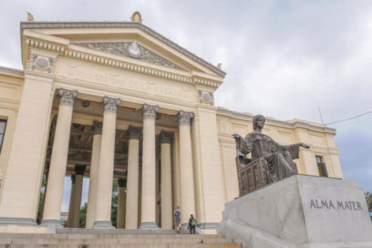 Una plaza universitaria para cada aspirante