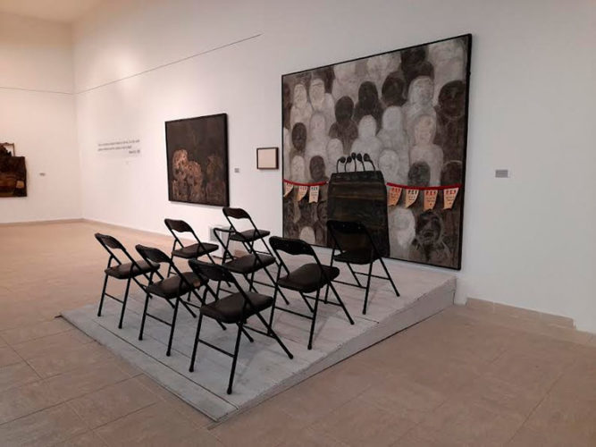 Una tribuna para la paz democrática, 1968. Óleo y collage sobre tela. 220 x 250,5 cm.