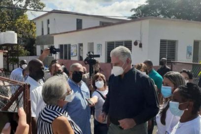 Recorre Díaz-Canel barrio La Purísima, en el Cotorro (+Fotos)