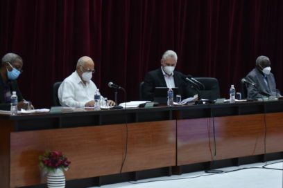 Asiste presidente cubano a reunión de trabajo del Ministerio de Economía