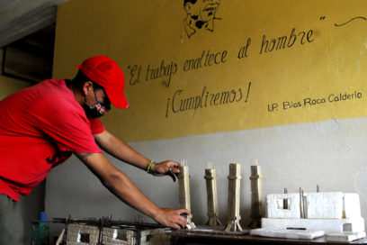 Nuevos obreros calificados para la construcción (Fotorreportaje)