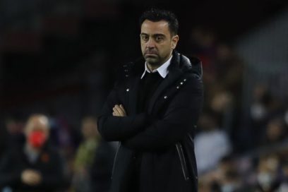 Xavi sobre el Osasuna: «Es un equipo que se puede adaptar a varios sistemas, muy intenso, juega con un bloque medio bajo, con 5 o 4 atrás, es muy agresivo, no encaja con facilidad y viene de ganar al Villarreal, por lo que llegará con confianza».