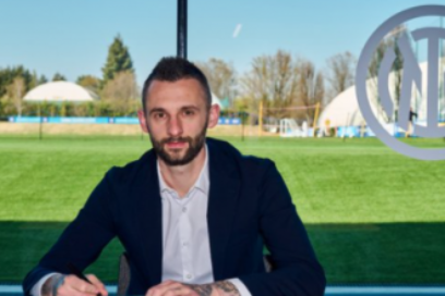 Brozovic renovó con el Inter de Milán.