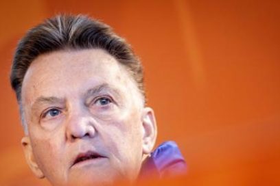 Van Gaal: «Erik ten Hag es un gran entrenador y eso siempre es bueno para el Manchester United. Pero el Manchester United es un club comercial, por lo que es una elección difícil para un entrenador. Sería mejor que se fuera a un club de fútbol».