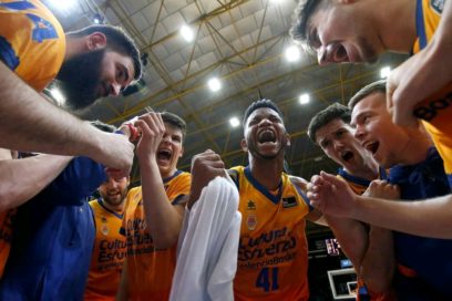 Jasiel Rivero anota 14 puntos en victoria del Valencia sobre el Barça