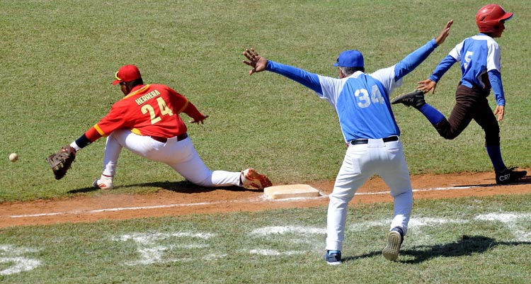 El equipo de Bayamo triunfó 12-1. Foto: José Raúl Rodríguez Robleda