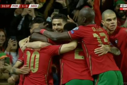 Eliminatorias para Qatar: Portugal derrotó  2-0 a Macedonia con doblete de Bruno Fernandes, mientras que Polonia dispuso de Suecia 2-0 con dianas de Lewandowski y Zielinski. Senegal igualmente clasificó tras derrotar 3-1 en penales a Senegal.