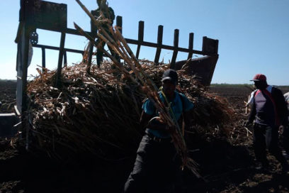 Santiago de Cuba vive y trabaja