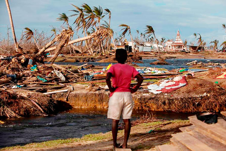 Más de dos mil millones de habitantes del planeta no están cubiertos por los sistemas de alerta temprana ante eventos climáticos extremos, sobre todo en los países pobres y menos desarrollados, así como en los pequeños Estados insulares en desarrollo. Foto: Tomada de La Nación