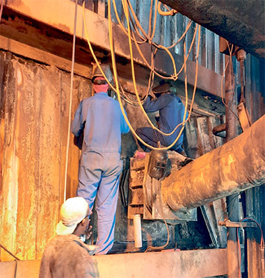 En plenas labores de reparación. Foto: Leonardo La O