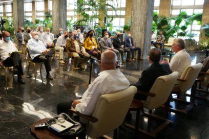 Intercambia presidente cubano con empresarios de Estados Unidos