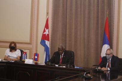 Fraternal intercambio entre presidentes de Parlamentos de Cuba y Laos
