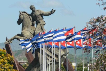 Santiago de Cuba con ansias de Primero de Mayo (Fotorreportaje)