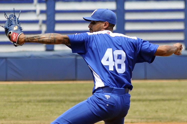 Raymond Figueredo, cuarto abridor de los Industriales. Foto: José Raúl Rodríguez Robleda