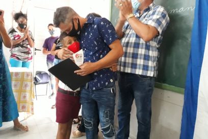 Yoanni, joven trabajador que ama y funda