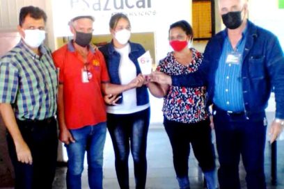 Trabajadores del central Antonio Guiteras reciben placa Unidos los que aman y fundan