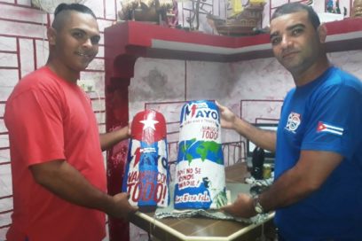 Artista matancero regala su arte al Primero de Mayo (+Fotos)