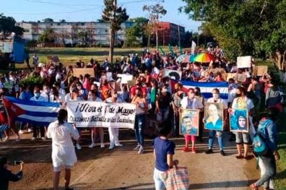 En las comunidades también se desfila (+Fotos)