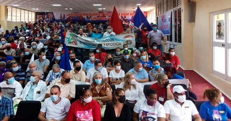 Carteles y el engalanamiento de los colectivos serán algunos de los elementos que caracterizarán el festejo. Foto: Cortesía de la CTC Provincial