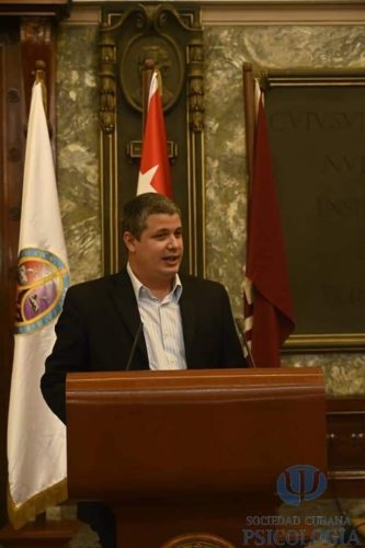 Presidente de la Sociedad Cubana de Psicología en el Aula magna de la Universidad de La Habana
