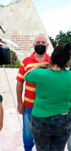 Trabajadores destacados recibieron la Medalla Jesús Menéndez. Foto: CTC Sancti Spíritus