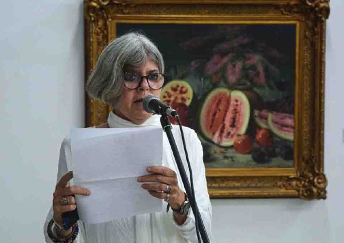 La poeta Teresa Melo tuvo a su cargo las palabras de apertura en la Feria del Libro en Santiago de Cuba. Foto: ACN