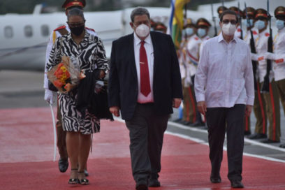 Llega a Cuba Primer Ministro de San Vicente y las Granadinas