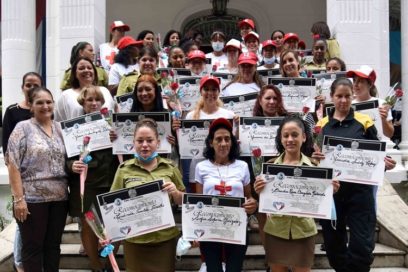 Rinden homenaje a mujeres rescatistas del Saratoga