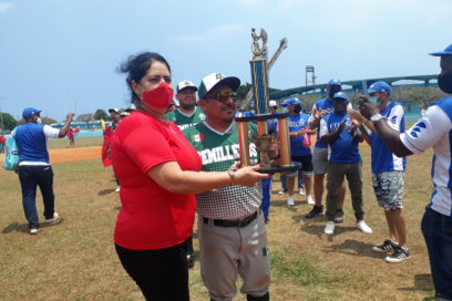 Tope de sóftbol: ¡Semilleros campeón!