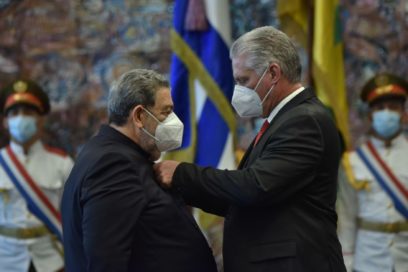 Distinguen con Orden José Martí al primer ministro de San Vicente y las Granadinas (Cobertura Especial)