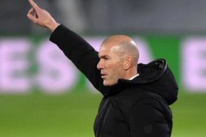 Noel Le Graët, presidente de la Federación Francesa de Fútbol:      “¿Me ves diciendo hoy: Es Zidane quien va a sustituir a Deschamps? Ya veremos. Quizás Zidane se haga cargo del PSG. Para entrenar a la selección hay que estar libre» .
