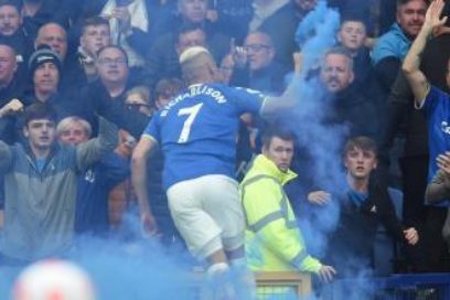 El Everton derrota al Chelsea y sueña con la permanencia.