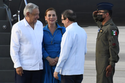Llega López Obrador a Cuba