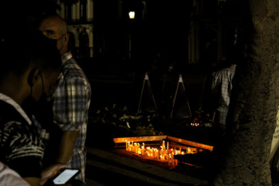 Vigilia por las víctimas del accidente en el Saratoga: Silencio y luz (+ Fotos y Video)