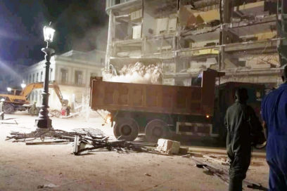 Constructores e hidráulicos donan sangre y retiran escombros del Saratoga