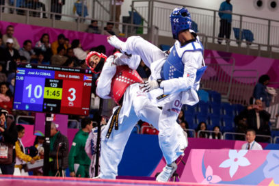 Patadas voladoras en el Coliseo de la Ciudad Deportiva
