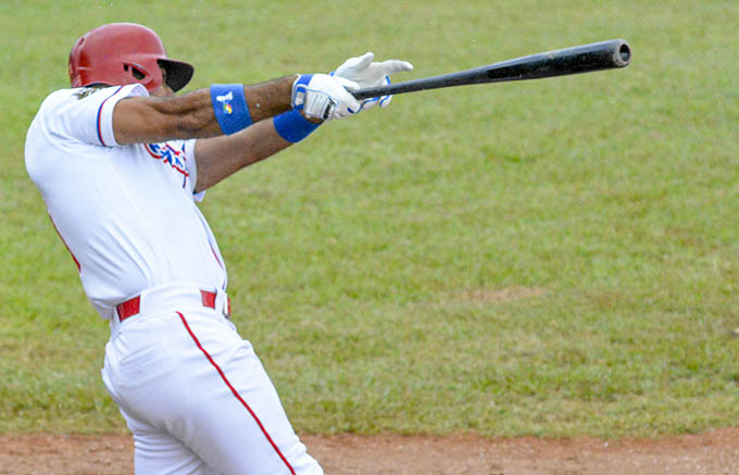Guillermo Avilés lleva dos jonronres en estos play off. FOTOS LUIS CARLOS PALACIOS LEYVA