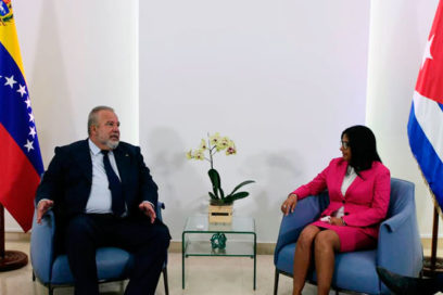 Cuba y Venezuela por estrechar nexos políticos y de cooperación