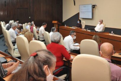 Sonrisas detrás del nasobuco, pero «sin cantar» victoria